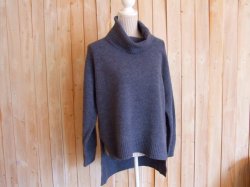 画像1: ５０％ＯＦＦ・オフタートル ロング丈ニットプルオーバー（ブルーグレー）