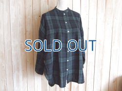 画像1: ３０％ＯＦＦ・チェック柄 ダブルガーゼ ピンタックブラウス（ネイビー×グリーン）