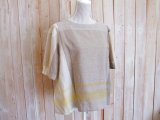 ７０％ＯＦＦ・大柄アシンメトリーチェック ２ＷＡＹブラウス（ベージュ×マスタード）