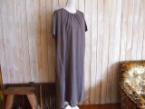 ２０％ＯＦＦ・カットソー生地 肩ギャザーワイドワンピース（モカブラウン）