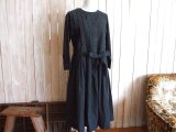 ７０％ＯＦＦ・フロントボタン ウエストリボンワンピース（スミクロ）