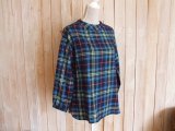 ７０％ＯＦＦ・チェック柄 うしろボタン プルオーバー（ブルー×レッド）