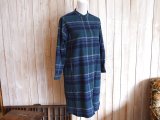 ７０％ＯＦＦ・大柄チェック バンドカラー シャツワンピース（モスグリーン×ネイビー）