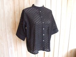 画像1: １０％ＯＦＦ・レース バンドカラーブラウス（ブラック）