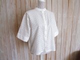 １０％ＯＦＦ・レース バンドカラーブラウス（オフホワイト）