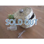 画像: かや草の蓋つき小物入れ