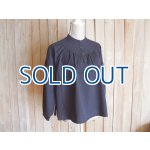 画像: ４０％ＯＦＦ・バンドカラー ヨーク切り替えプルオーバー（チャコールグレー）