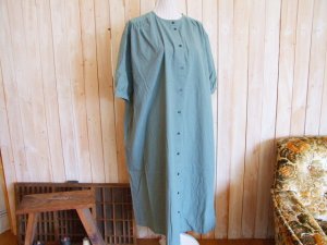 画像1: ３０％ＯＦＦ・フロントボタンワンピース（モスグリーン）