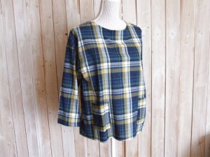 画像1: ３０％ＯＦＦ・チェック柄 フロントポケット  プルオーバー（ネイビー×イエロー）