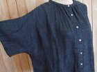 画像: １０％ＯＦＦ・リネン バンドカラー ブラウス（杢ネイビー）